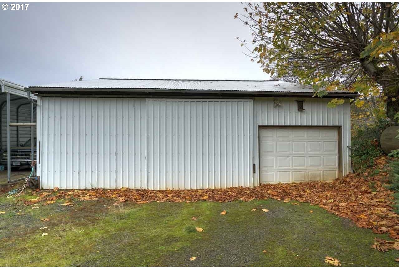 4265 Edison Road Northeast Silverton, OR 97381 - Photo 7 of 22