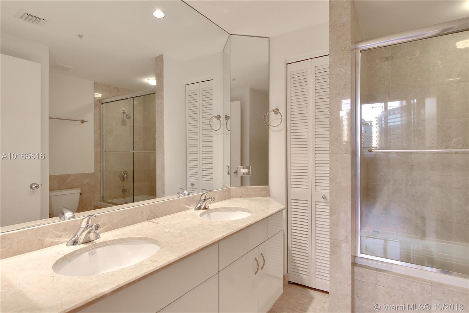 801 Brickell Key Boulevard, Unit 3102 Miami, FL 33131 - Photo 4 of 23