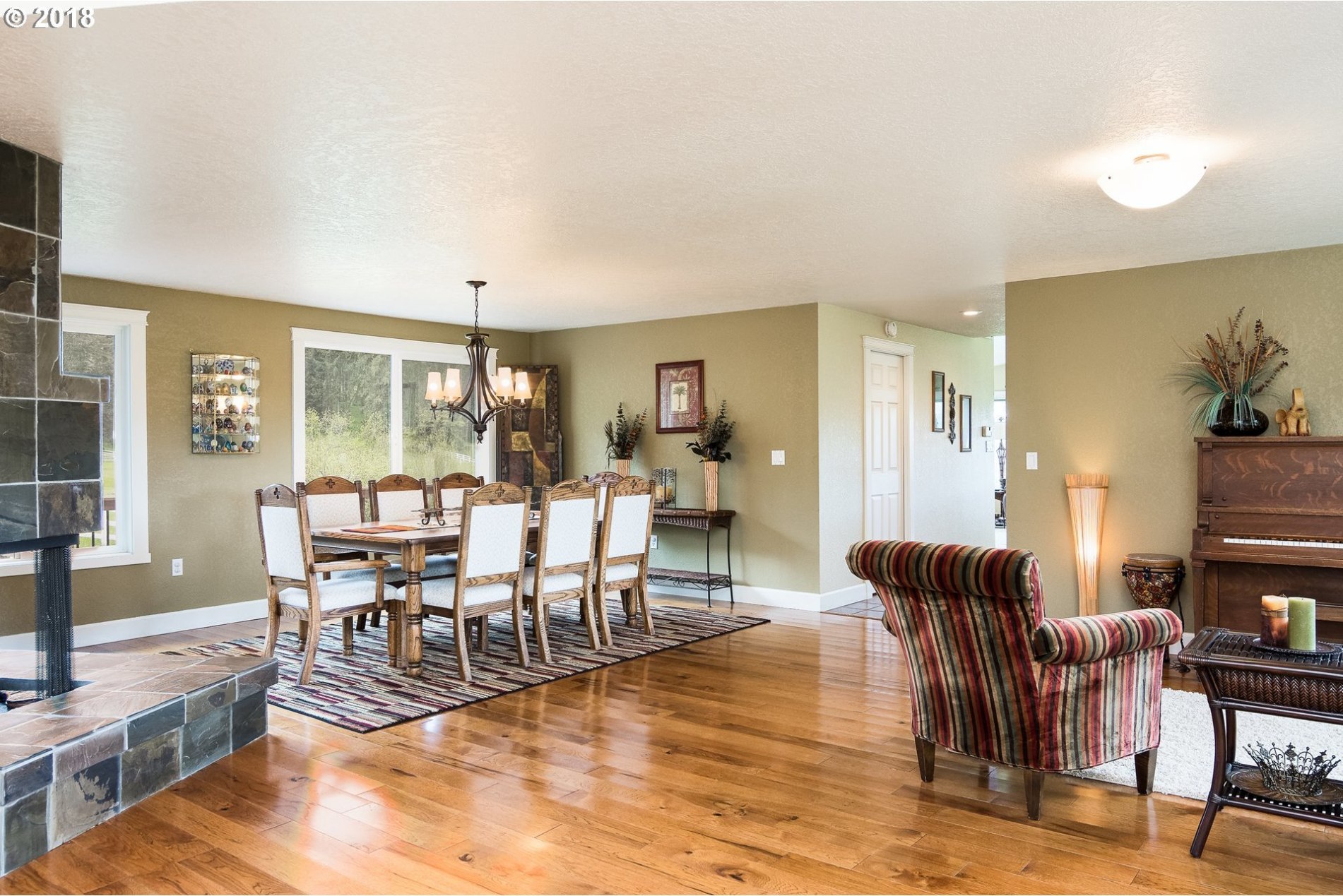 31748 Camas Swale Road Creswell, OR 97426 - Photo 7 of 32 Gallery Image 7