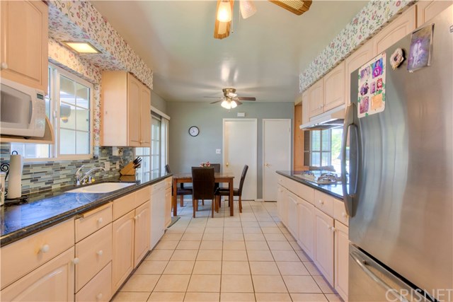 15500 Royal Ridge Road Sherman Oaks, CA 91403 - Photo 8 of 31