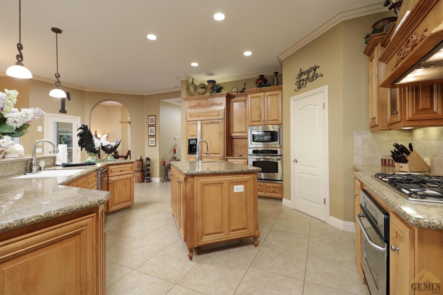 13409 Michaelangelo Drive Bakersfield, CA 93314 - Photo 4 of 40
