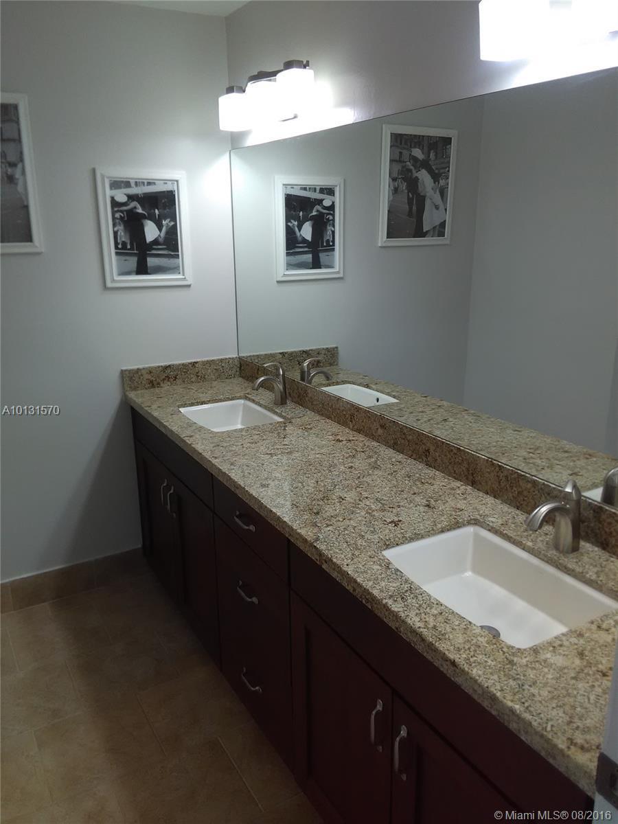 8421 Southwest 28th Street Davie, FL 33328 - Photo 15 of 34