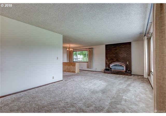 3265 Maple Street Longview, WA 98632 - Photo 4 of 19 Gallery Image 4