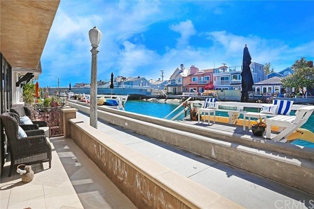 $2,900,000 | 208 Grand Canal, Newport Beach, CA 92662