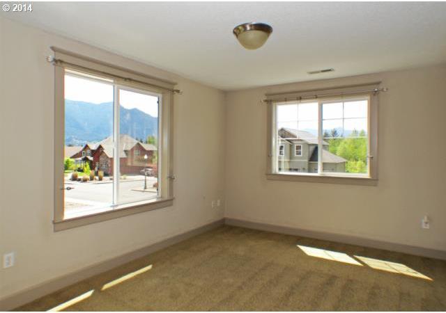 789 Northwest Angel Heights Road Stevenson, WA 98648 - Photo 13 of 16 Gallery Image 13