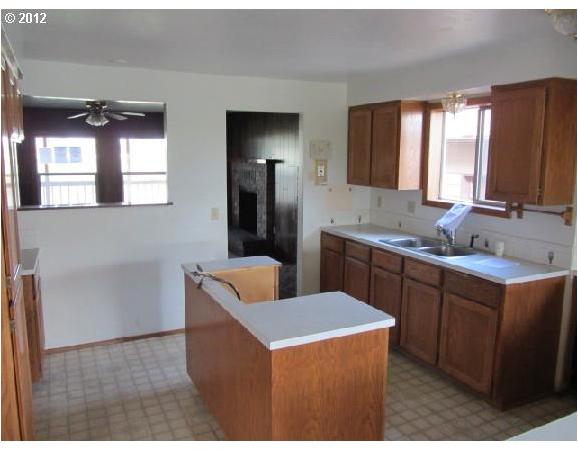 11898 Jones Road Northeast Woodburn, OR 97071 - Photo 8 of 16 Gallery Image 8