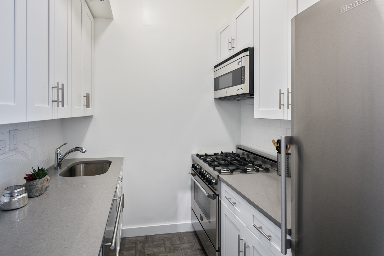 77 Bleecker Street, Unit 932N Manhattan, NY 10012 - Photo 4 of 8