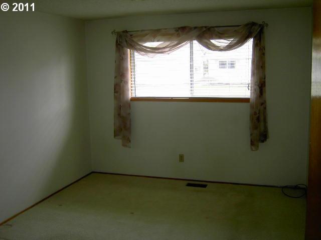 1155 Randolph Road Woodburn, OR 97071 - Photo 12 of 15 Gallery Image 12
