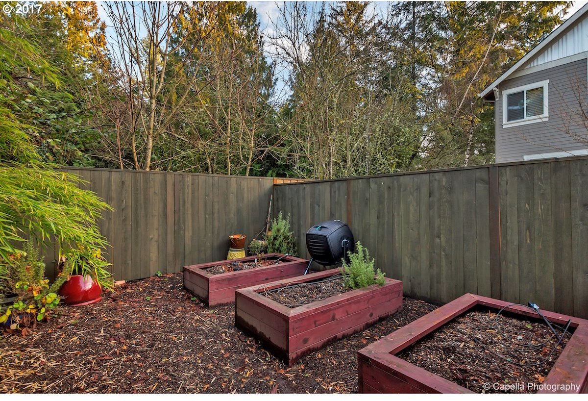 5406 Southwest Taylors Ferry Road Portland, OR 97219 - Photo 26 of 28