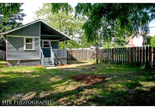 4446 Southeast Rural Street Portland, OR 97206 - Photo 12 of 13 Gallery Image 12