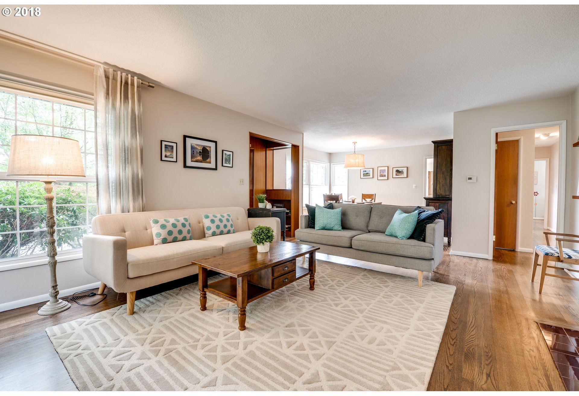 8125 Southwest Valley View Drive Portland, OR 97225 - Photo 5 of 32 Gallery Image 5