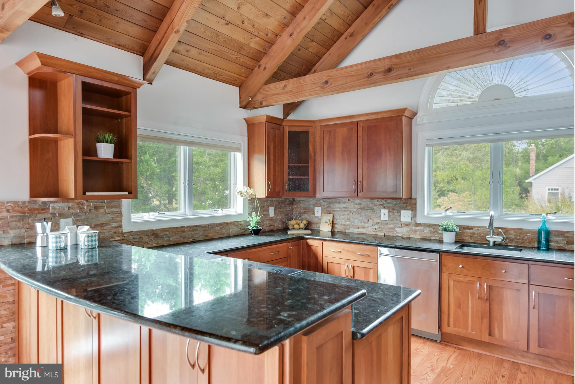 37 Decatur Avenue Annapolis, MD 21403 - Photo 4 of 29