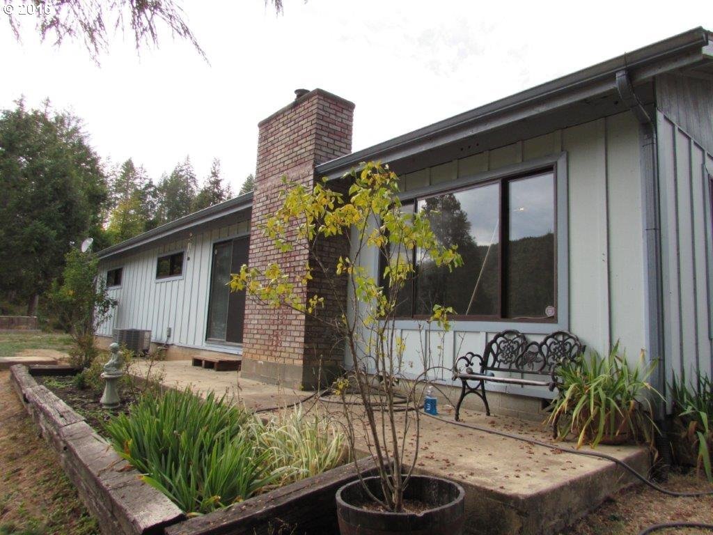 11224 North Myrtle Road Myrtle Creek, OR 97457 - Photo 1 of 7 Gallery Image 1