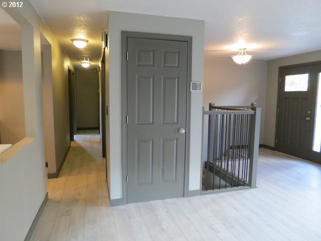 688 Southwest 7th Street Gresham, OR 97080 - Photo 8 of 16 Gallery Image 8