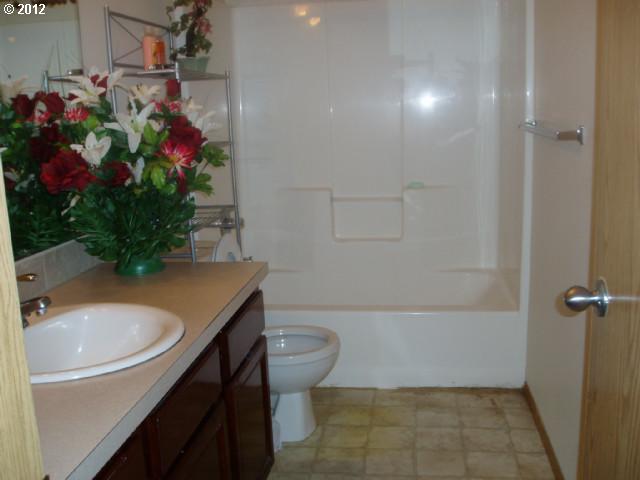 731 Northeast Faloma Road Portland, OR 97211 - Photo 15 of 16 Gallery Image 15