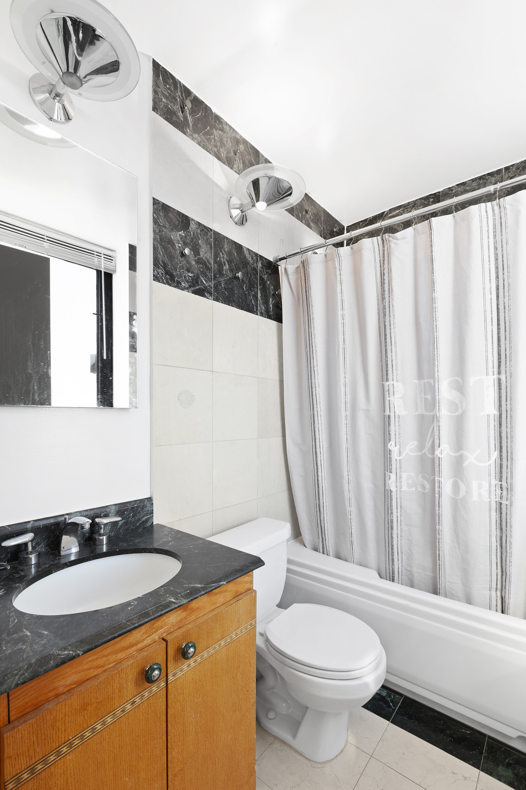 330 East 75th Street, Unit 36C Manhattan, NY 10021 - Photo 6 of 9