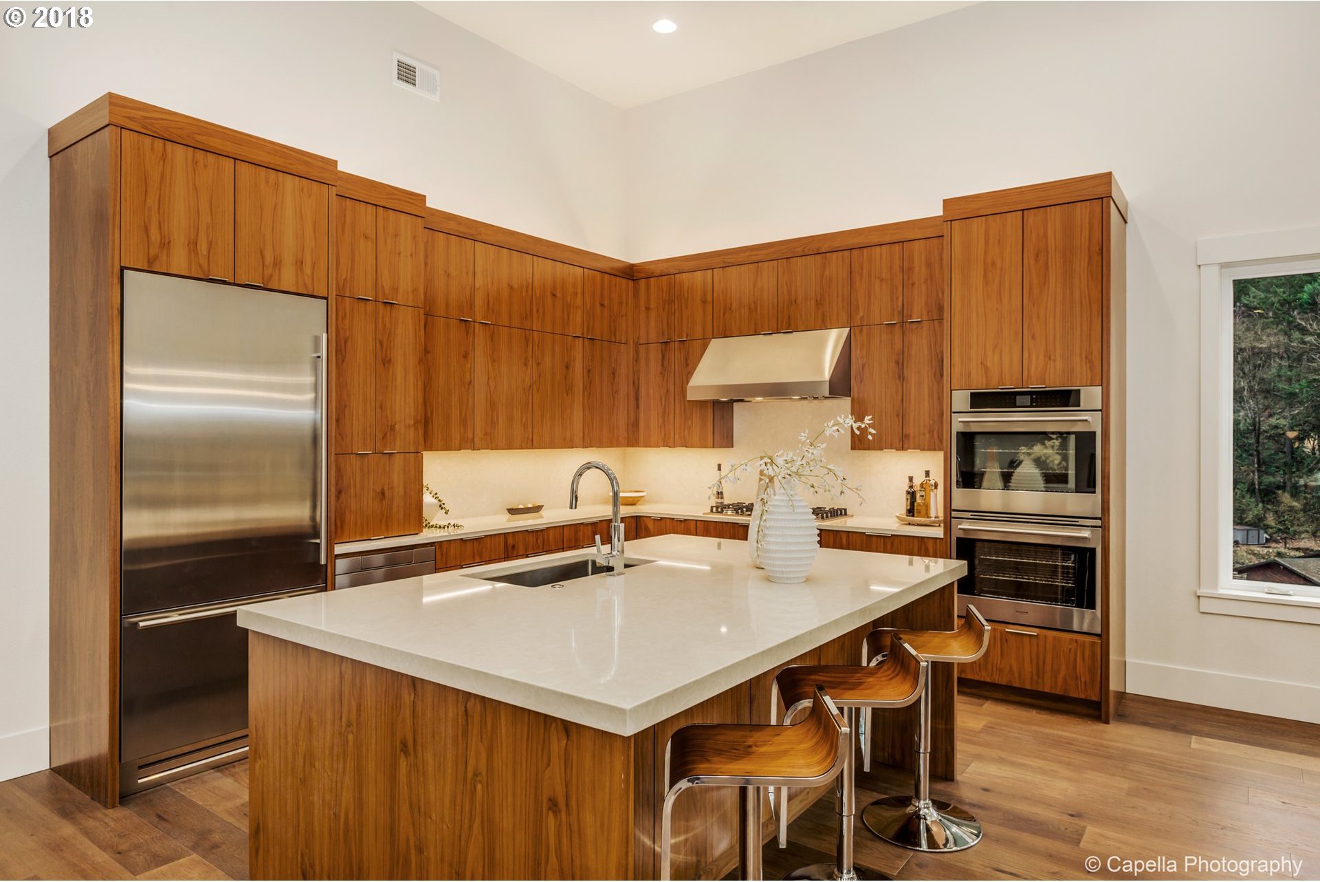 4506 Southwest Ormandy Way Portland, OR 97221 - Photo 5 of 22 Gallery Image 5