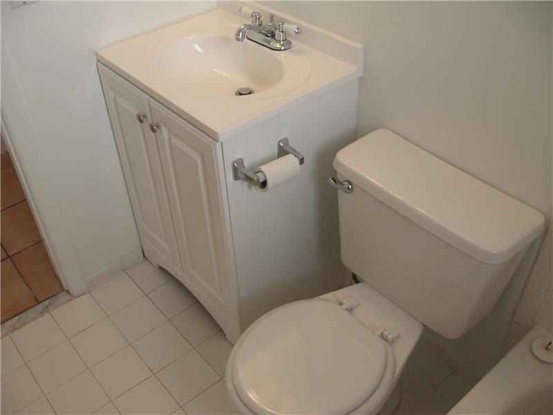 550 15th Street, Unit 203 Miami Beach, FL 33139 - Photo 8 of 18