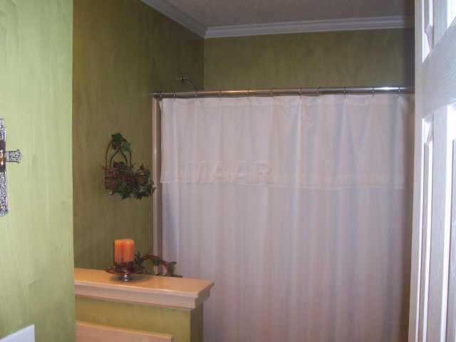 460 North Ericson Road Memphis, TN 38018 - Photo 3 of 10 Living Room w/ventless gas FP,Vaulted ceilings