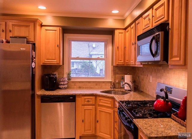 99 Hirliman Road Teaneck, NJ 07666 - Photo 4 of 18