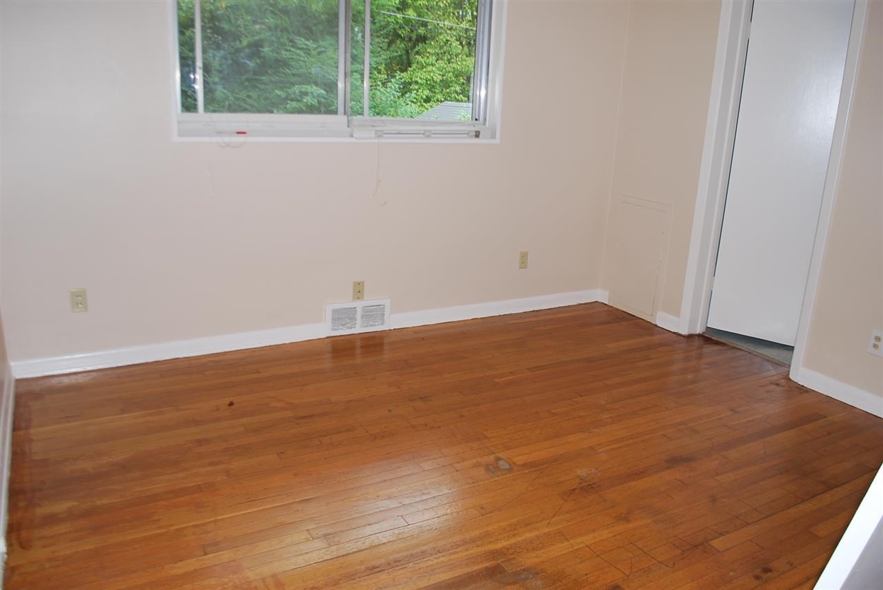 421 Green Acres Road Memphis, TN 38117 - Photo 7 of 8