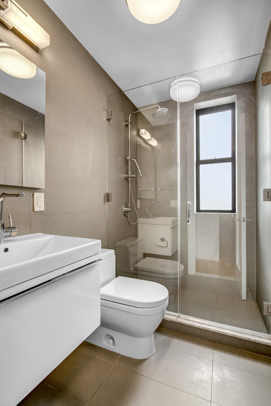 301 East 21st Street, Unit 8E Manhattan, NY 10010 - Photo 6 of 7