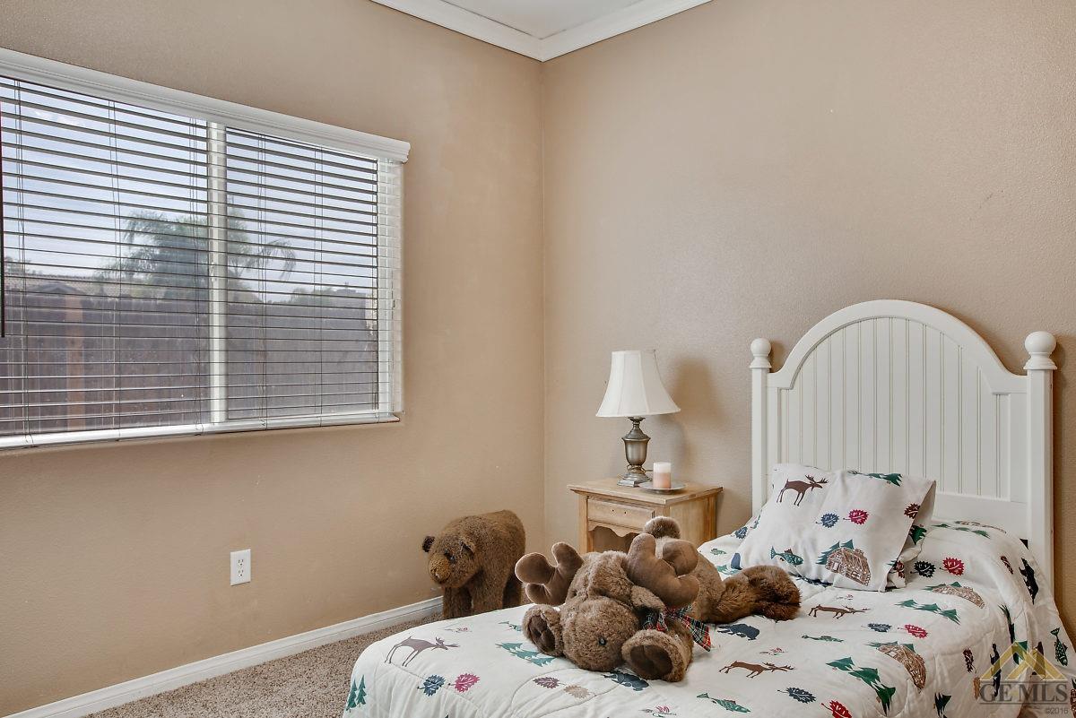 3601 Campfire Drive Bakersfield, CA 93312 - Photo 33 of 40