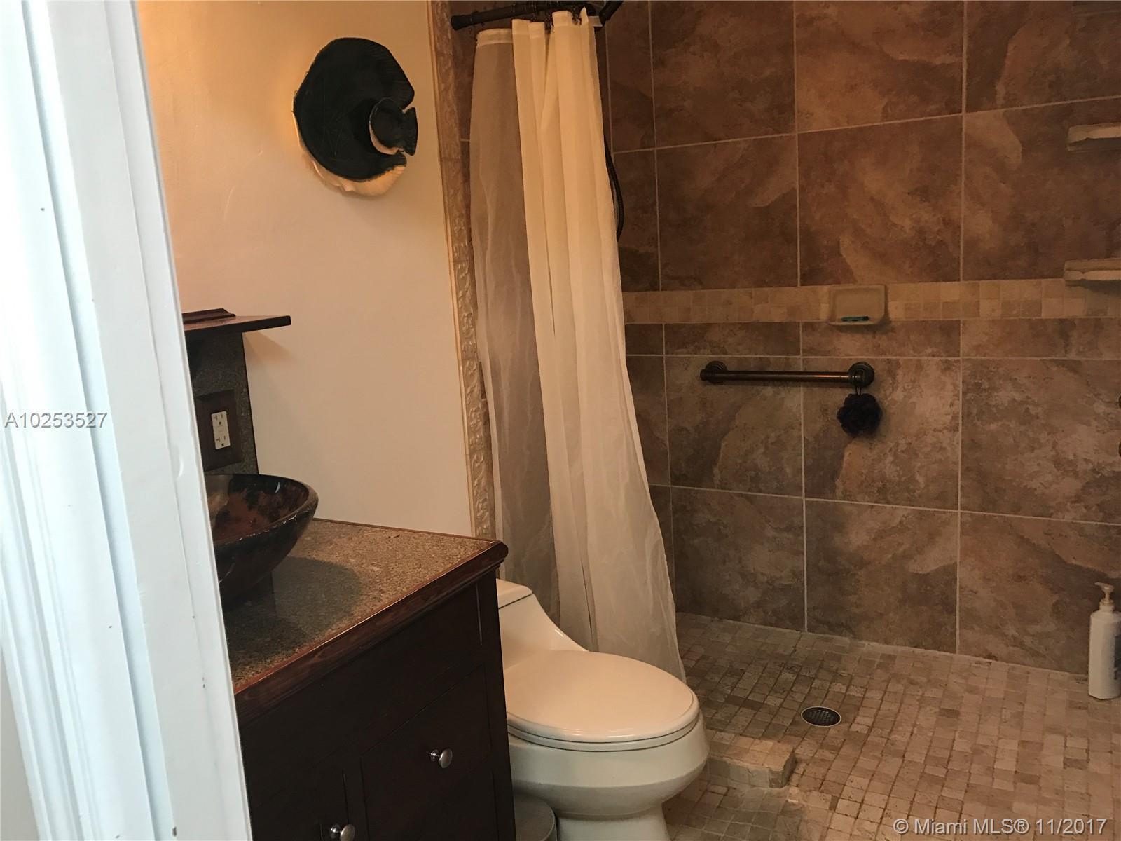 960 Southwest 74th Avenue Plantation, FL 33317 - Photo 16 of 24