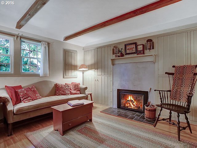 8517 Southwest 58th Avenue Portland, OR 97219 - Photo 13 of 32 Gallery Image 13