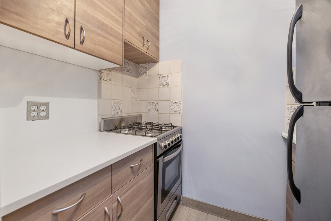 470 West 24th Street, Unit 16H Manhattan, NY 10011 - Photo 8 of 10