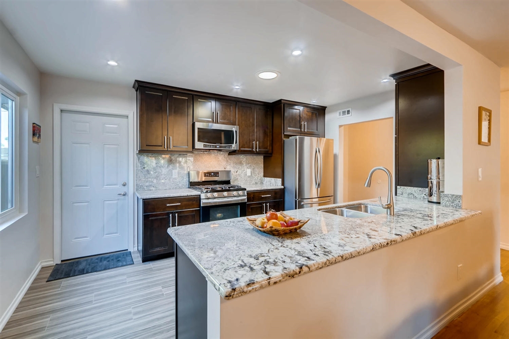 4252 Appleton Street San Diego, CA 92117 - Photo 6 of 25