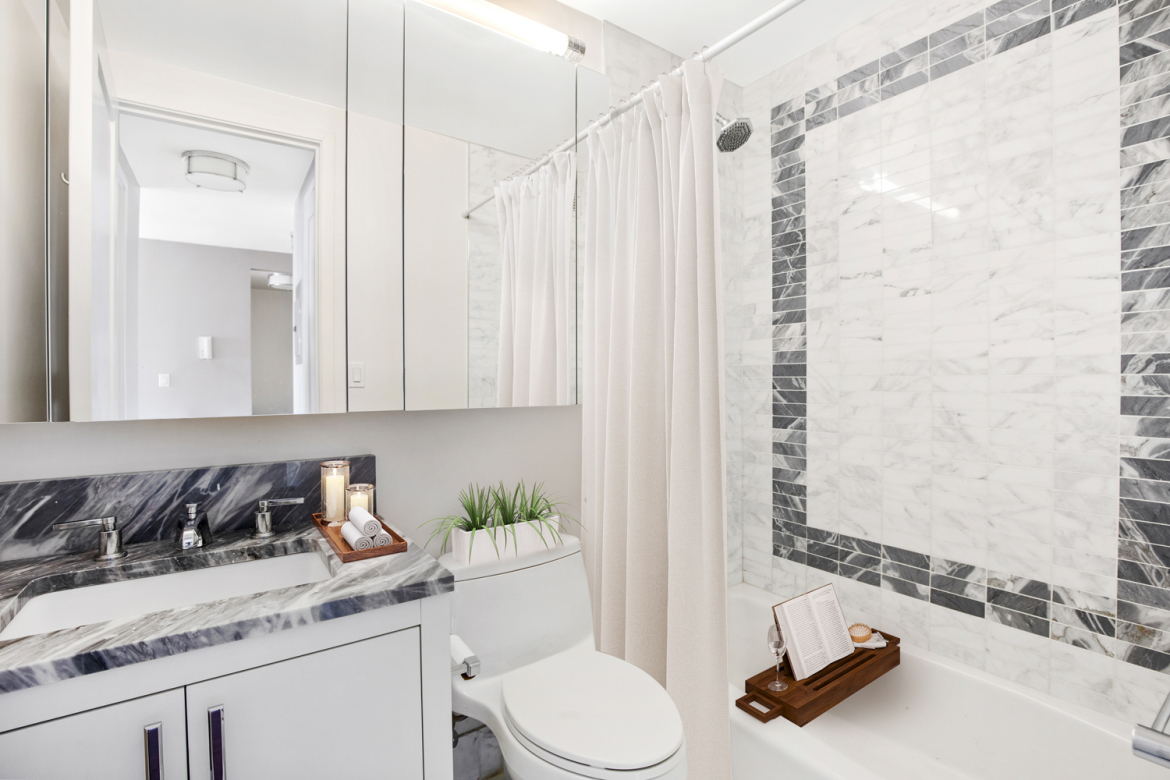 200 East 94th Street, Unit 1816 Manhattan, NY 10128 - Photo 5 of 11