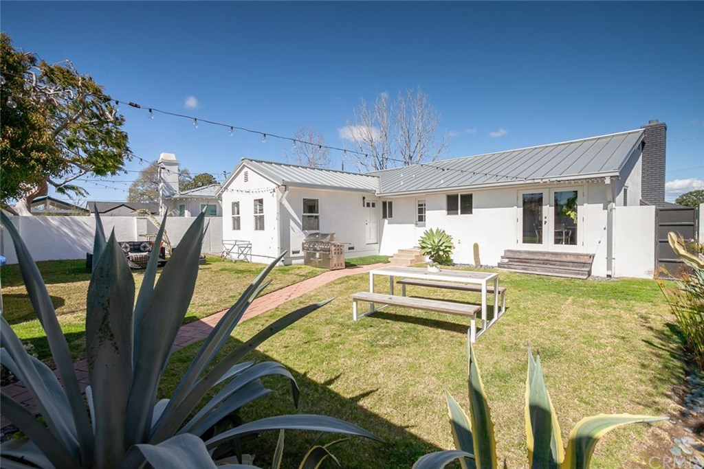 433 Broadway Costa Mesa, CA 92627 - Photo 15 of 16