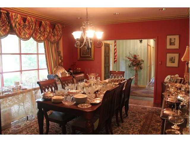 325 Colonial Road Memphis, TN 38117 - Photo 5 of 10