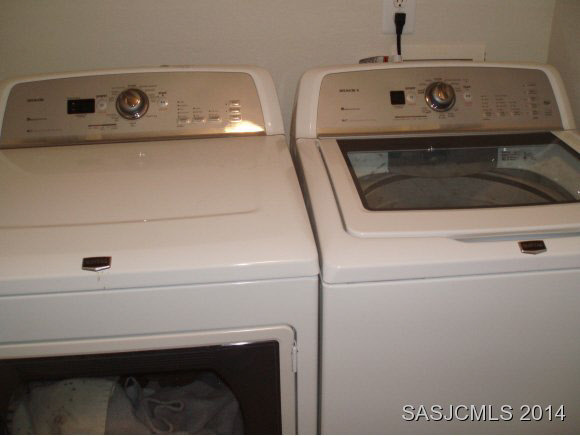 2004 Vista Cove Road St. Augustine, FL 32084 - Photo 4 of 24 Washer & Dryer 2013