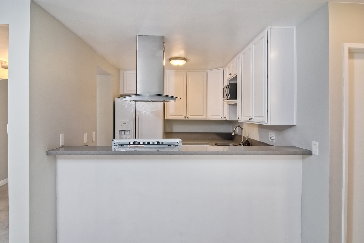 2010 Terracina Circle Spring Valley, CA 91977 - Photo 10 of 22 Gallery Image 10