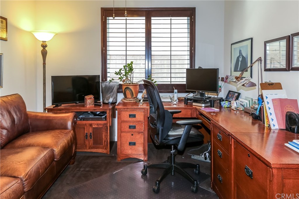 17013 Spring Canyon Place Riverside, CA 92503 - Photo 11 of 28