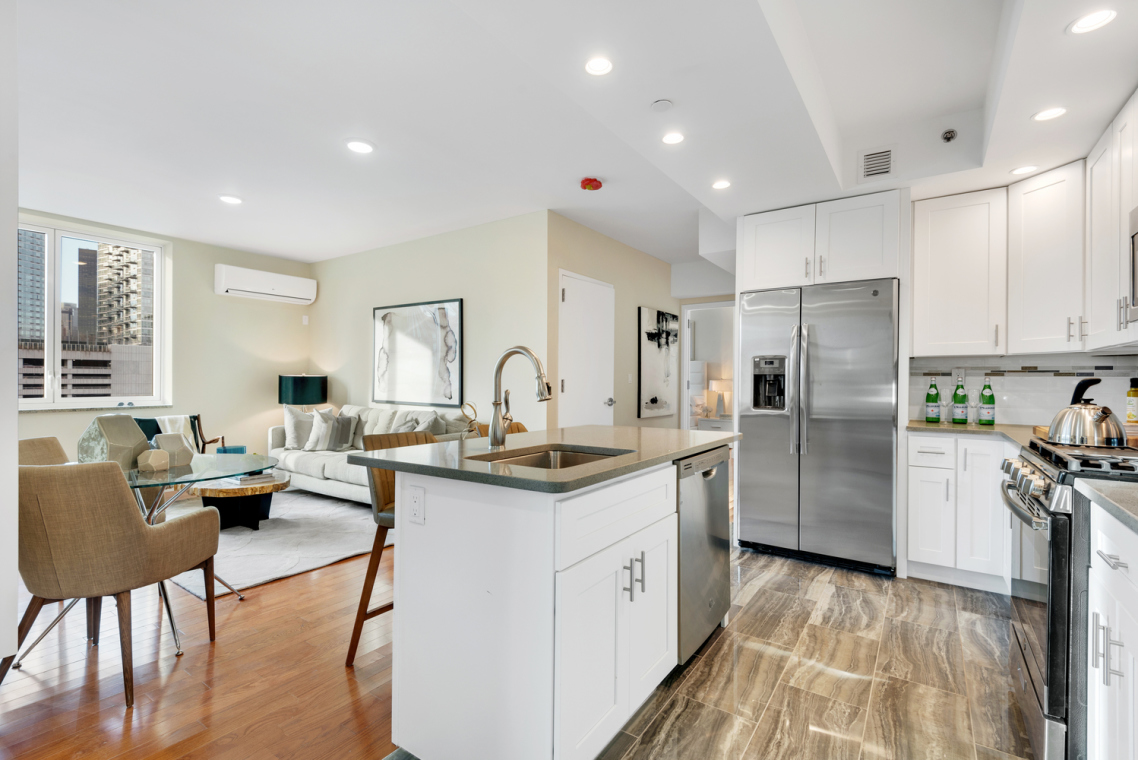 46-04 Vernon Boulevard, Unit 4A Queens, NY 11101 - Photo 3 of 19