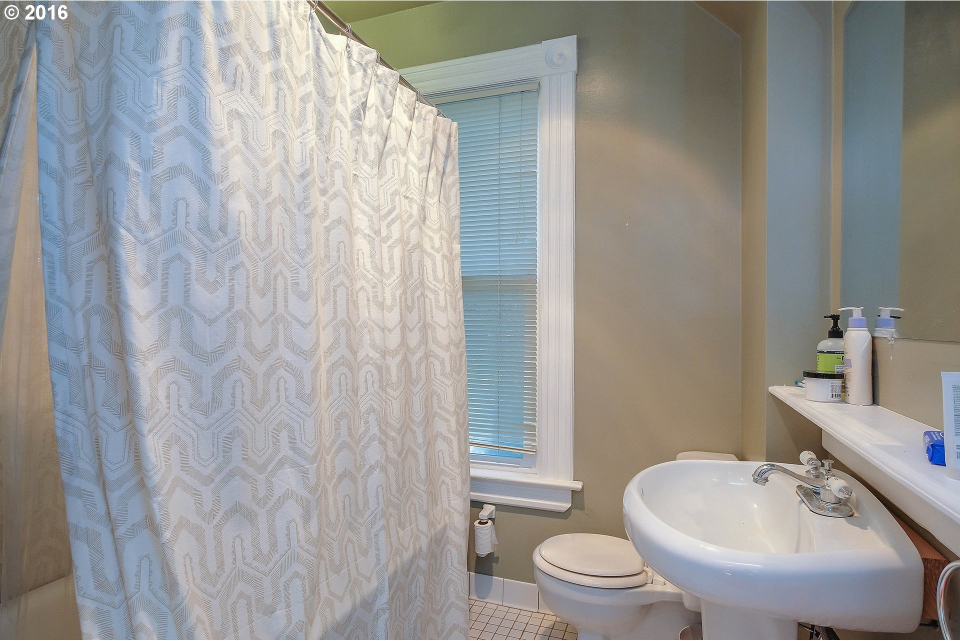 3206 Southwest Kelly Avenue Portland, OR 97239 - Photo 9 of 27