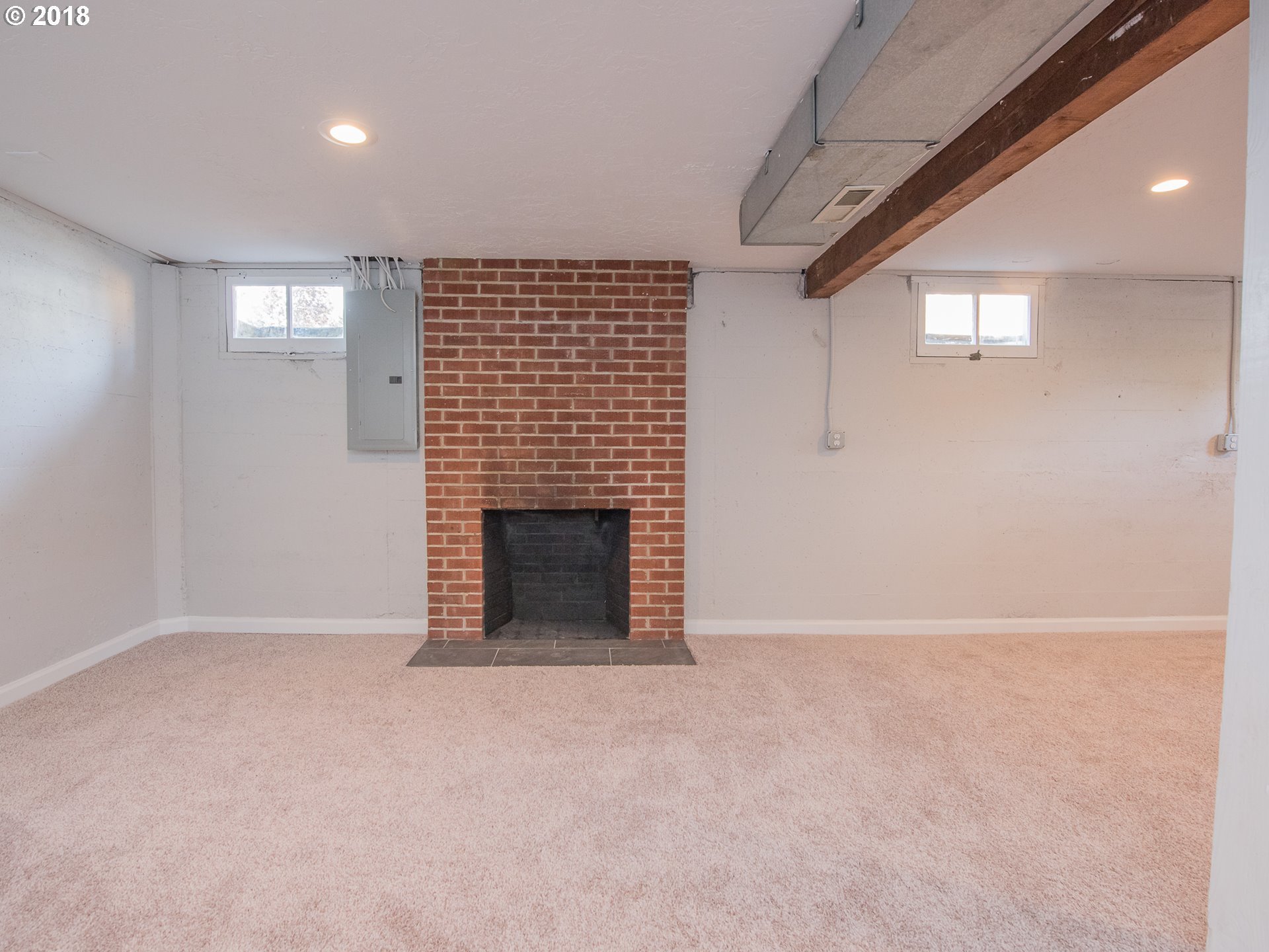 912 Northeast 68th Avenue Portland, OR 97213 - Photo 17 of 31 Gallery Image 17