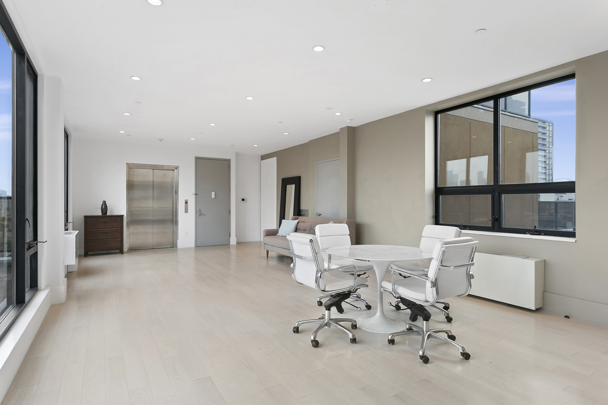 399 East 8th Street, Unit PHA Manhattan, NY 10009 - Photo 5 of 9