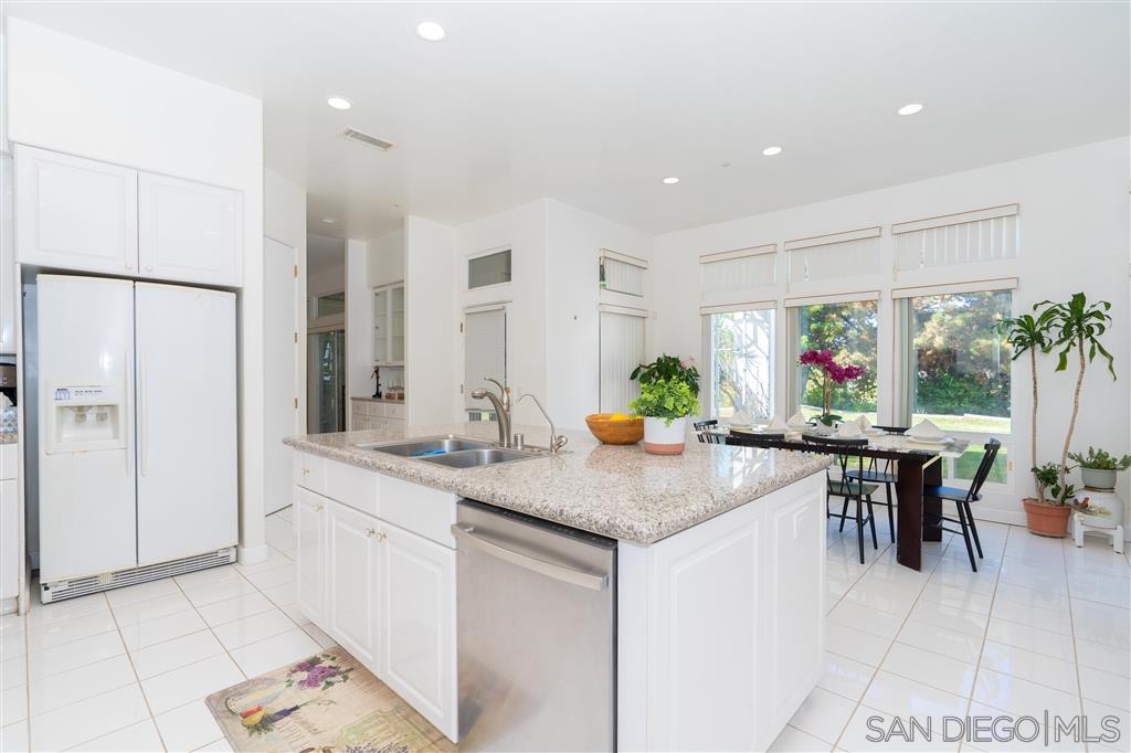 4371 Fallsbrae Road Fallbrook, CA 92028 - Photo 9 of 25 Stunning 3 bedroom, 3 bath, 3,487 sqft estate perfectly positioned upon 2.8 acres.
