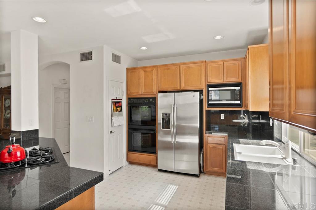 7989 Paseo Membrillo Carlsbad, CA 92009 - Photo 10 of 23