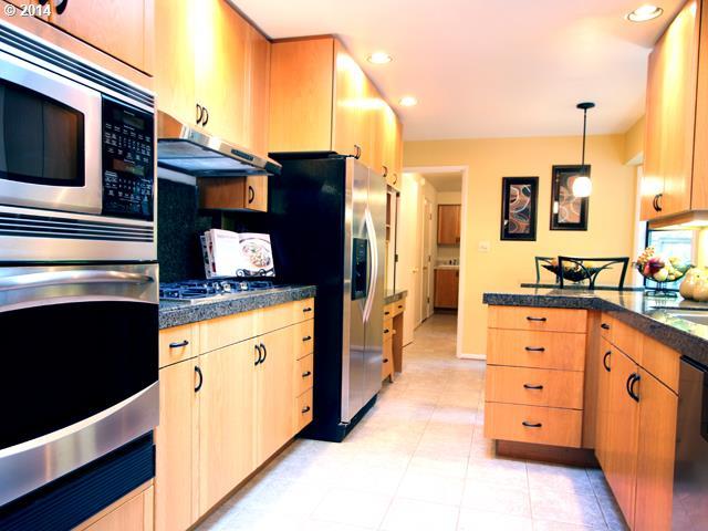 13970 Southwest Hargis Road Beaverton, OR 97008 - Photo 9 of 15 Gallery Image 9