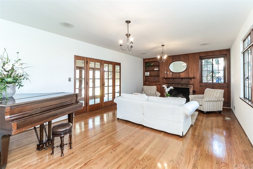 975 Hillcrest Drive Upland, CA 91784 - Photo 6 of 65