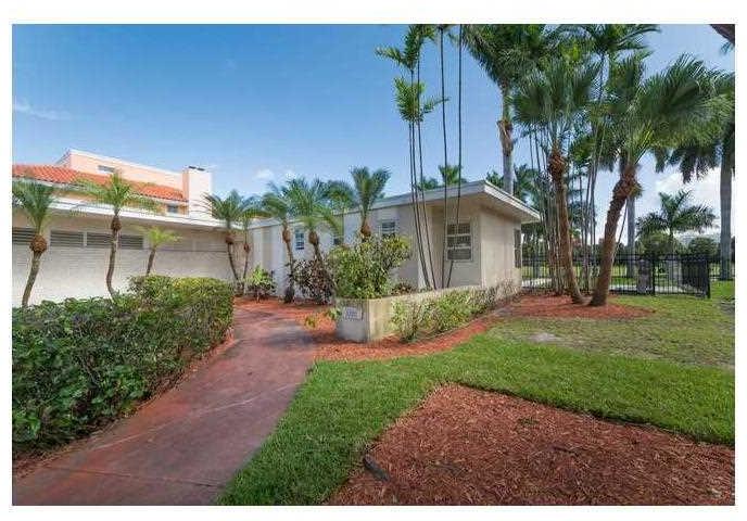 5301 Alton Road Miami Beach, FL 33140 - Photo 4 of 9