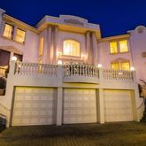 $1,200,000 | 4900 Corbin Avenue, Tarzana, CA 91356