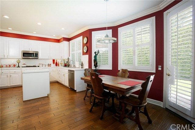 $990,000 | 285 Mesa Drive, Costa Mesa, CA 92627