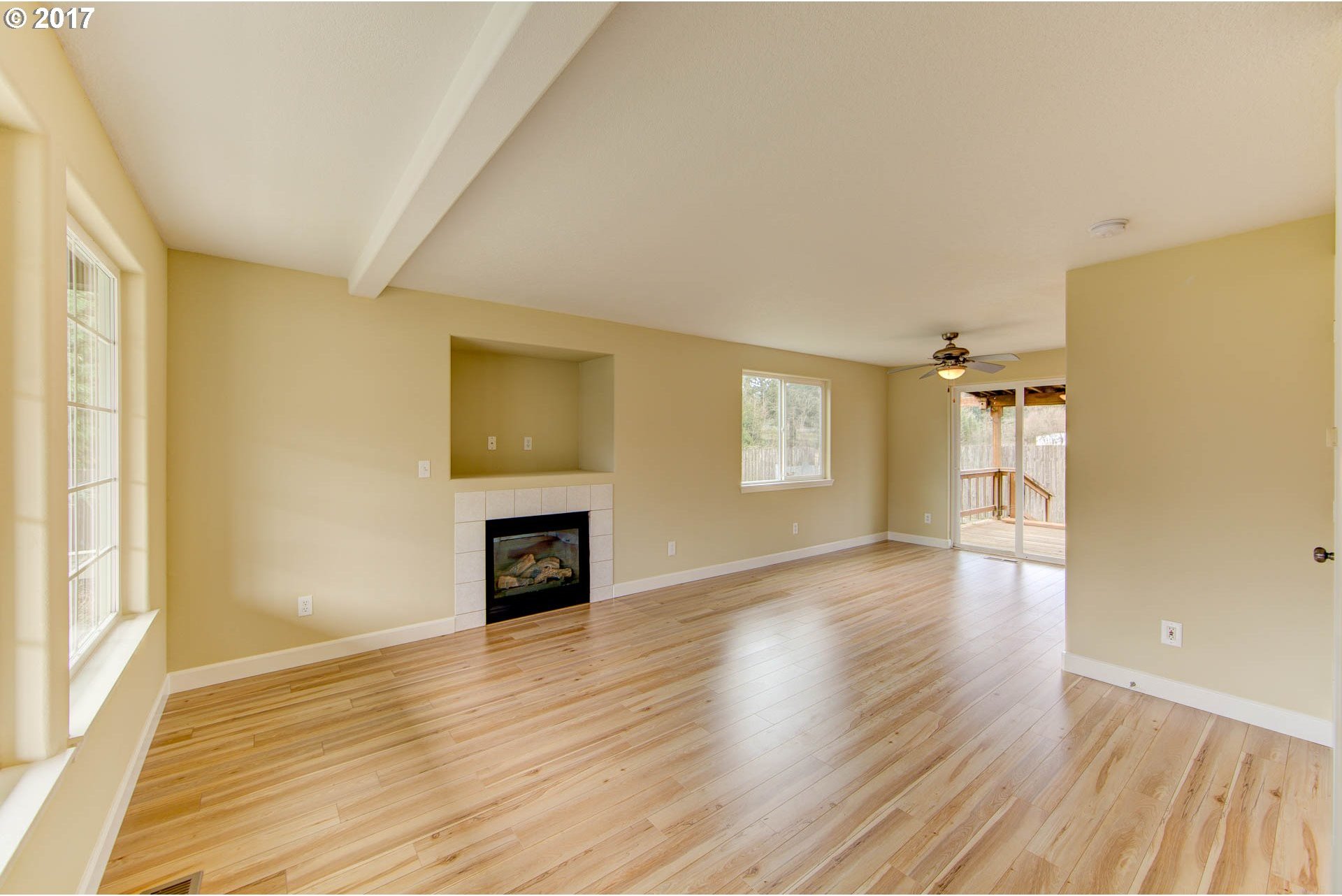 1180 Southwest Ivory Loop Gresham, OR 97080 - Photo 5 of 19