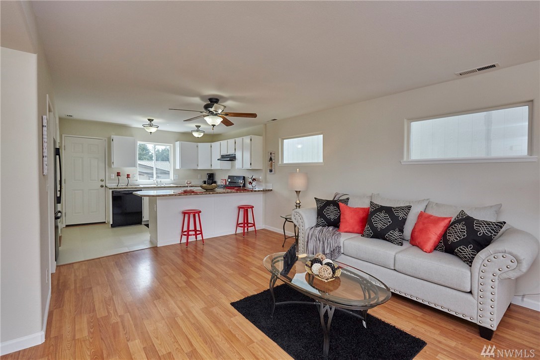 1005 East Broad Street Bremerton, WA 98310 - Photo 8 of 23 Gallery Image 8
